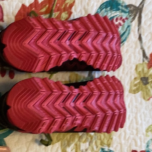 Womens retired style Adidas Vigor 4 size 10 NWOB - Picture 4 of 4